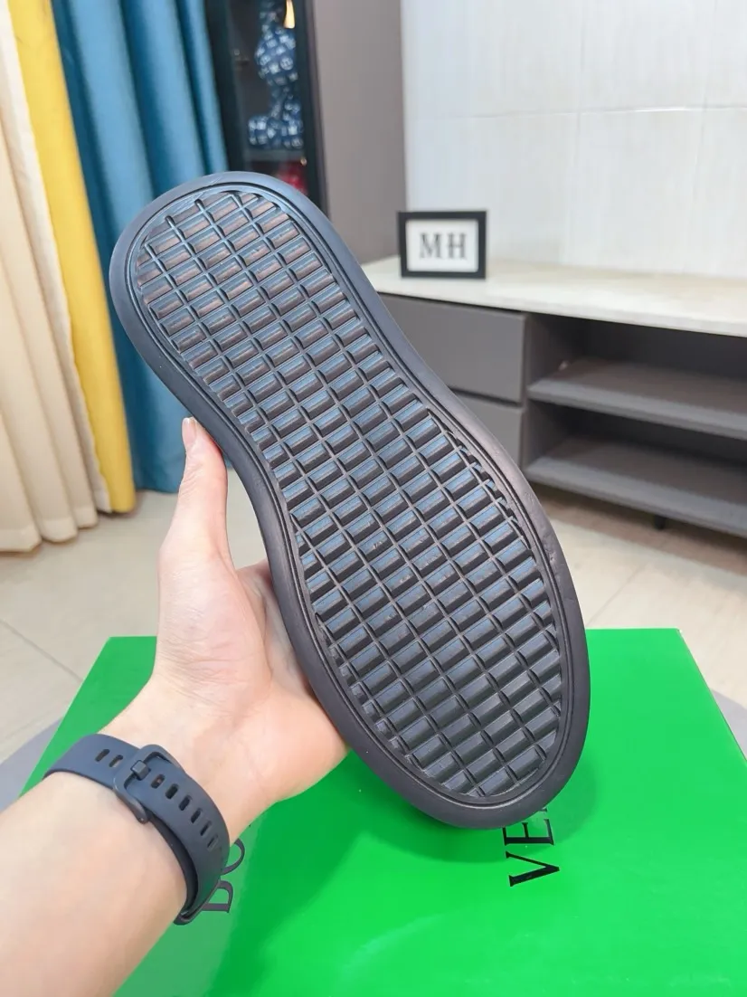 Men's men's shoes 💰500🌸🌸[bv~Bottega Veneta] 2024 classic spring and autumn trend models are on the market. The same style as the official website. Counter quality [strong][strong][strong] Selected first-layer cowhide woven, high-end atmosphere, silk cowhide lining, super cost-effective model. Original wear-resistant outsole. Fine workmanship. The upper layer of materials is used. The quality is visible. Hurry up and get started. Shoe sizes 38 to 44